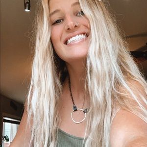 Meet your Posher, Becs